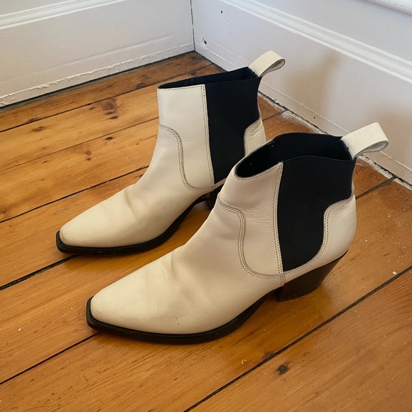 White leather Everlane booties - Picture 2 of 3